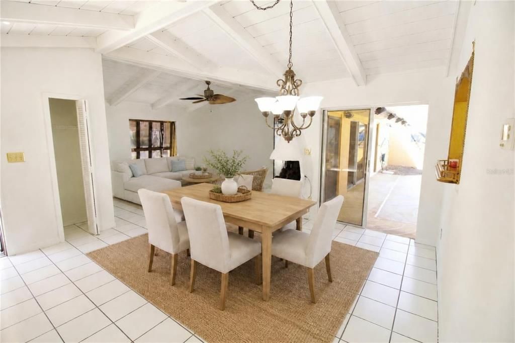 For Sale: $184,900 (2 beds, 2 baths, 1296 Square Feet)