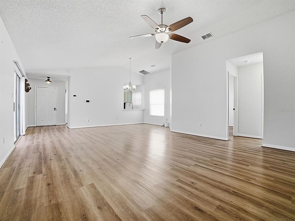En Venta: $240,000 (2 camas, 2 baños, 1289 Pies cuadrados)