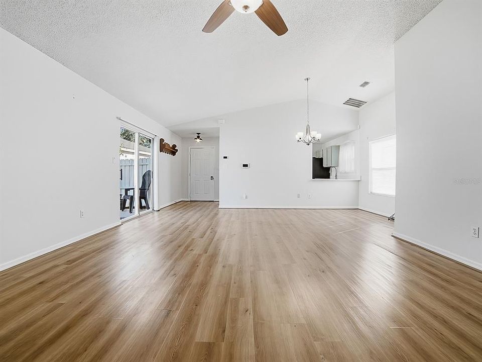 En Venta: $240,000 (2 camas, 2 baños, 1289 Pies cuadrados)