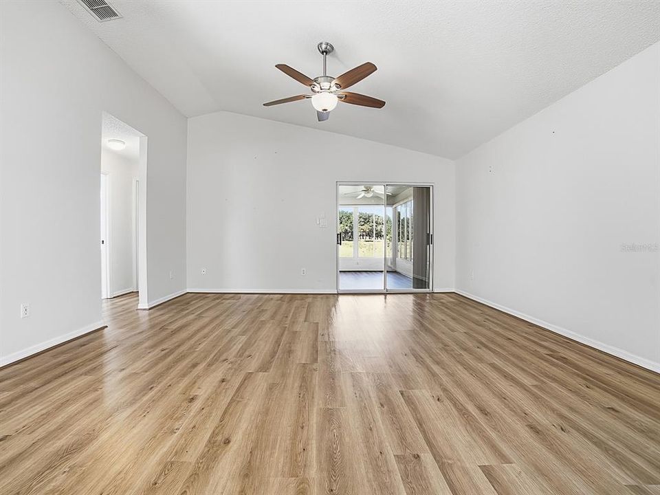 En Venta: $240,000 (2 camas, 2 baños, 1289 Pies cuadrados)