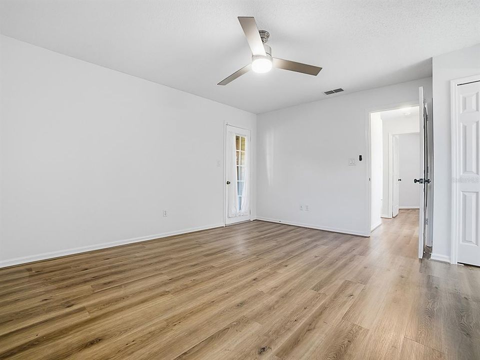 En Venta: $240,000 (2 camas, 2 baños, 1289 Pies cuadrados)