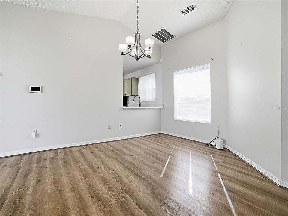 En Venta: $240,000 (2 camas, 2 baños, 1289 Pies cuadrados)