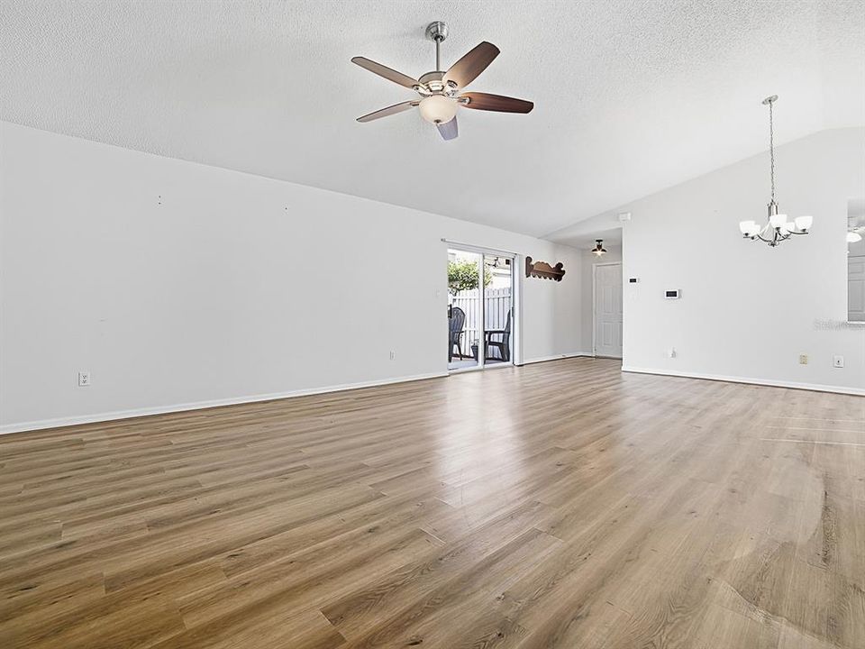 En Venta: $240,000 (2 camas, 2 baños, 1289 Pies cuadrados)
