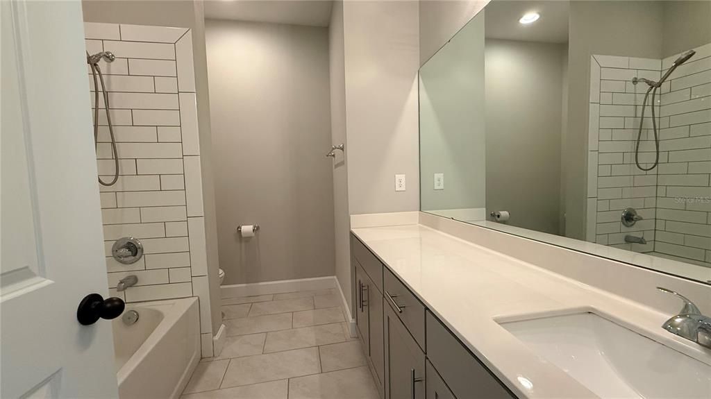En Venta: $394,499 (4 camas, 2 baños, 1843 Pies cuadrados)