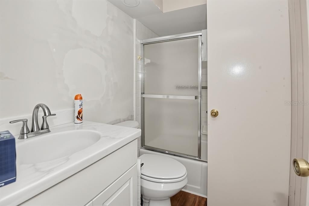 En Venta: $285,000 (3 camas, 2 baños, 1630 Pies cuadrados)