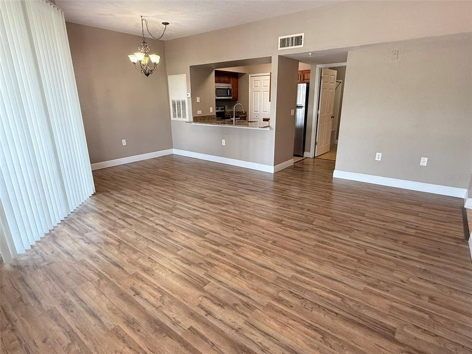 For Rent: $1,500 (1 beds, 1 baths, 724 Square Feet)