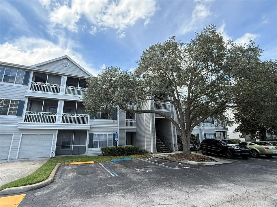 For Rent: $1,500 (1 beds, 1 baths, 724 Square Feet)