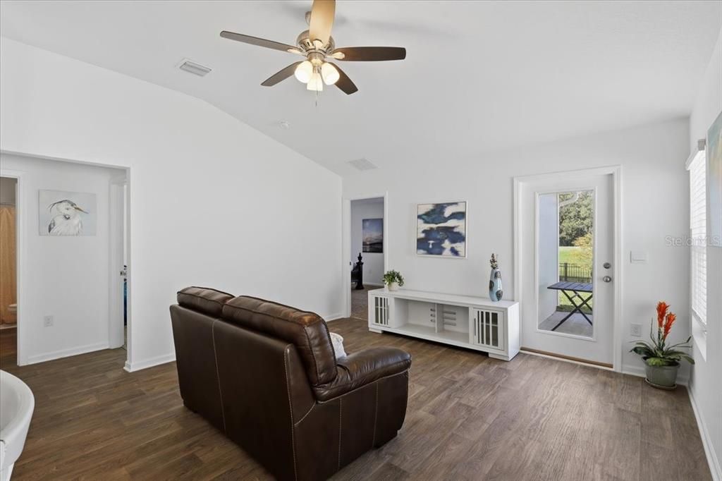 待售: $264,900 (3 贝兹, 2 浴室, 1222 平方英尺)