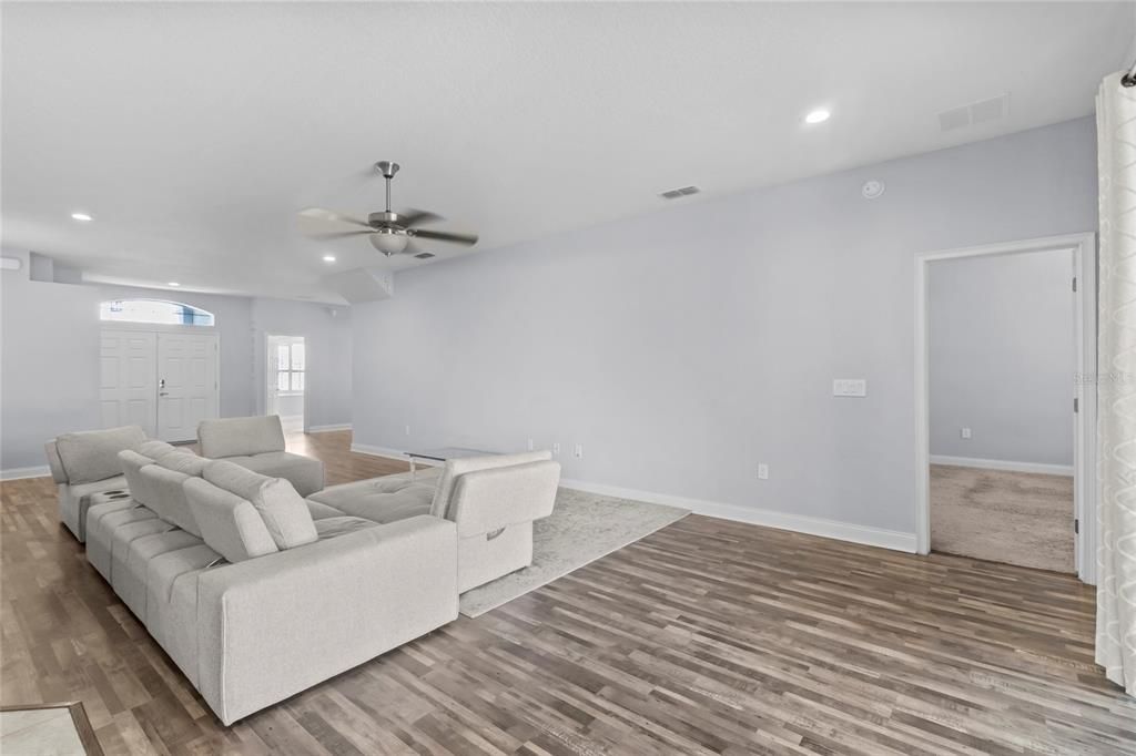 For Sale: $695,000 (5 beds, 3 baths, 3024 Square Feet)