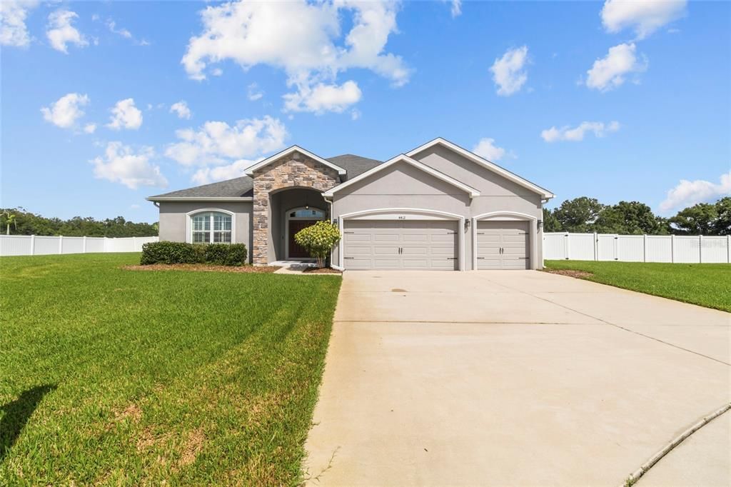 For Sale: $695,000 (5 beds, 3 baths, 3024 Square Feet)