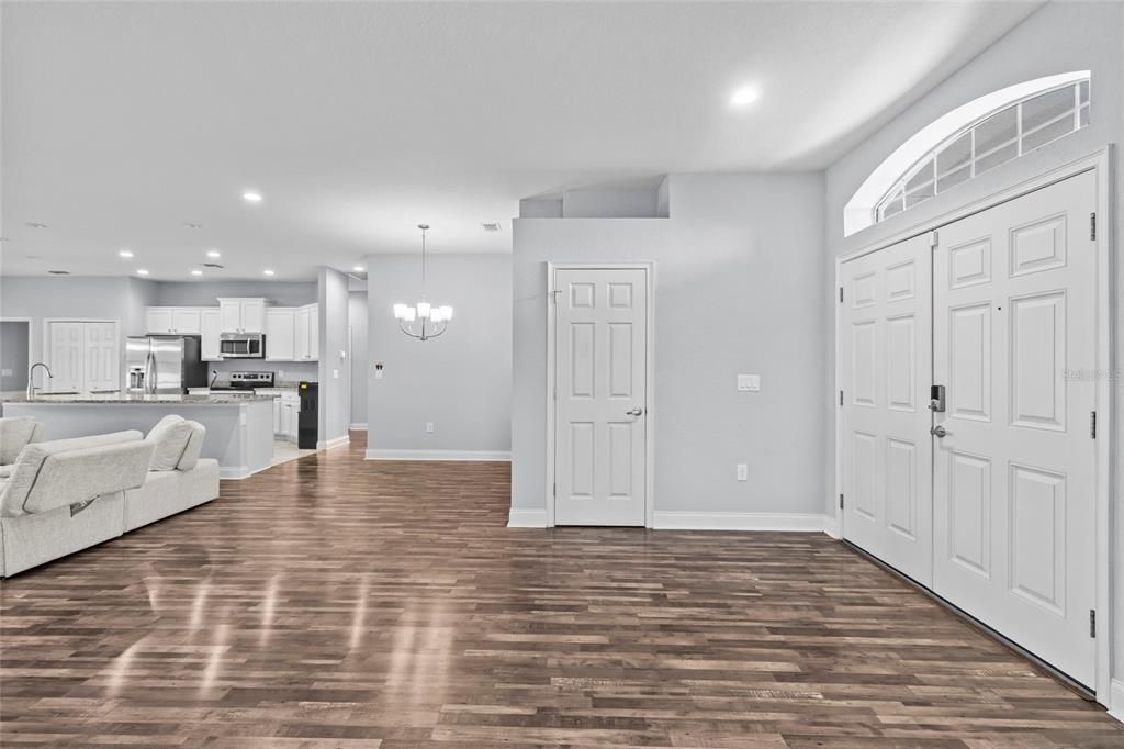 For Sale: $695,000 (5 beds, 3 baths, 3024 Square Feet)
