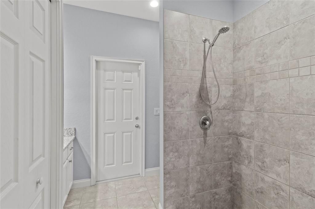 For Sale: $695,000 (5 beds, 3 baths, 3024 Square Feet)