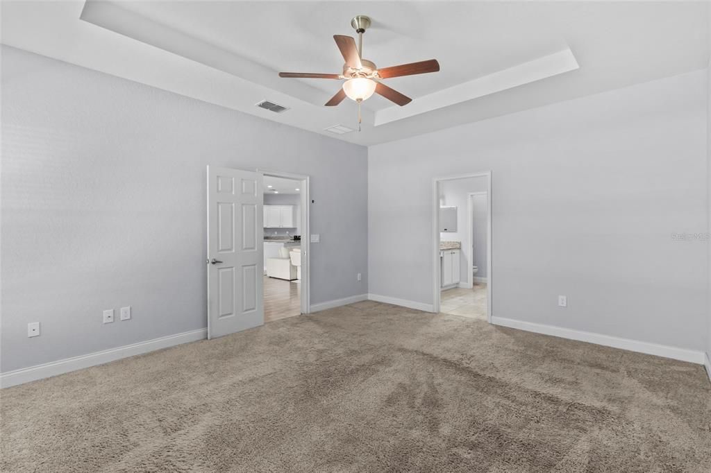 For Sale: $695,000 (5 beds, 3 baths, 3024 Square Feet)
