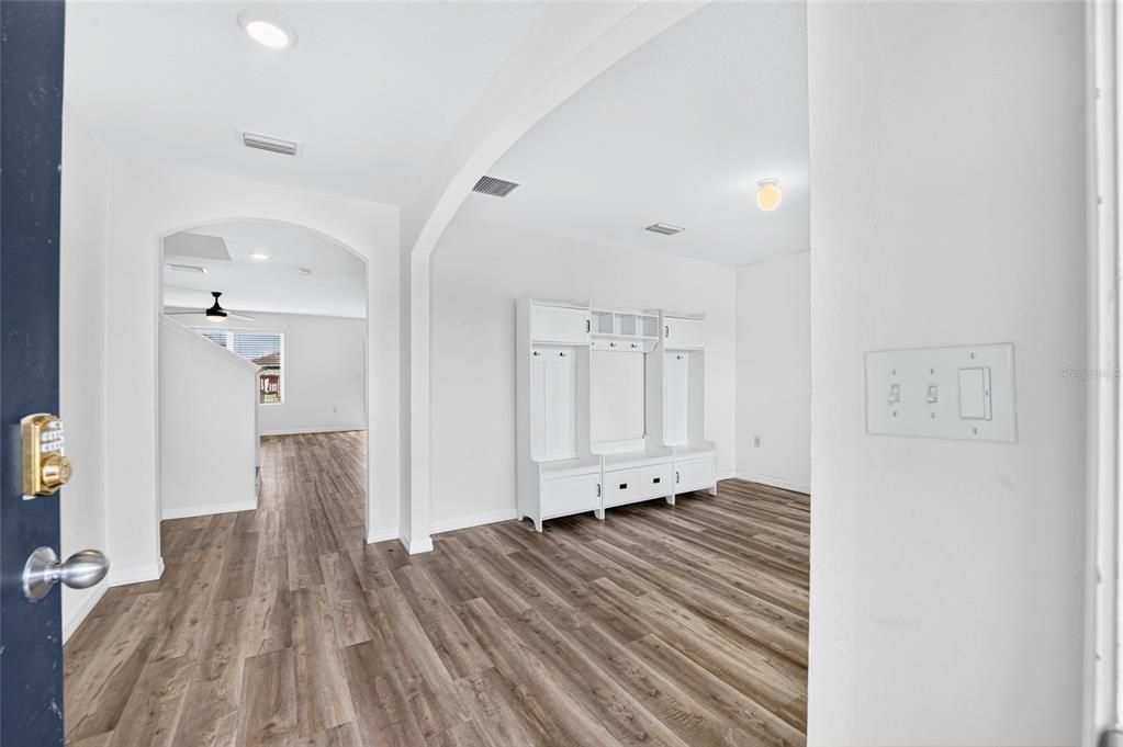 En Venta: $350,000 (5 camas, 3 baños, 2634 Pies cuadrados)