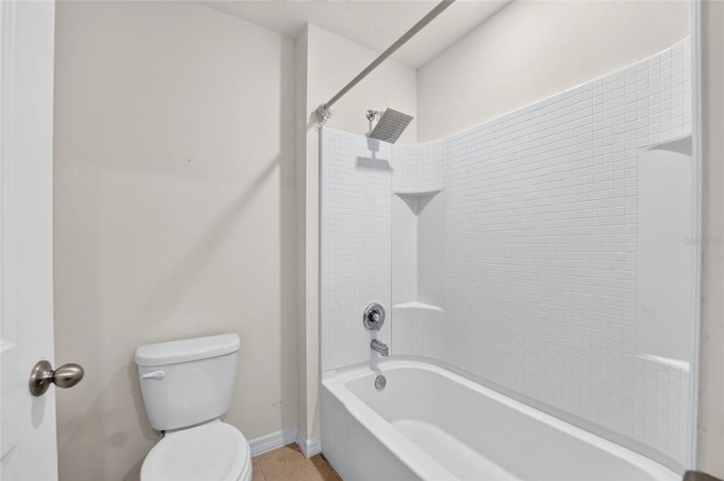 En Venta: $350,000 (5 camas, 3 baños, 2634 Pies cuadrados)