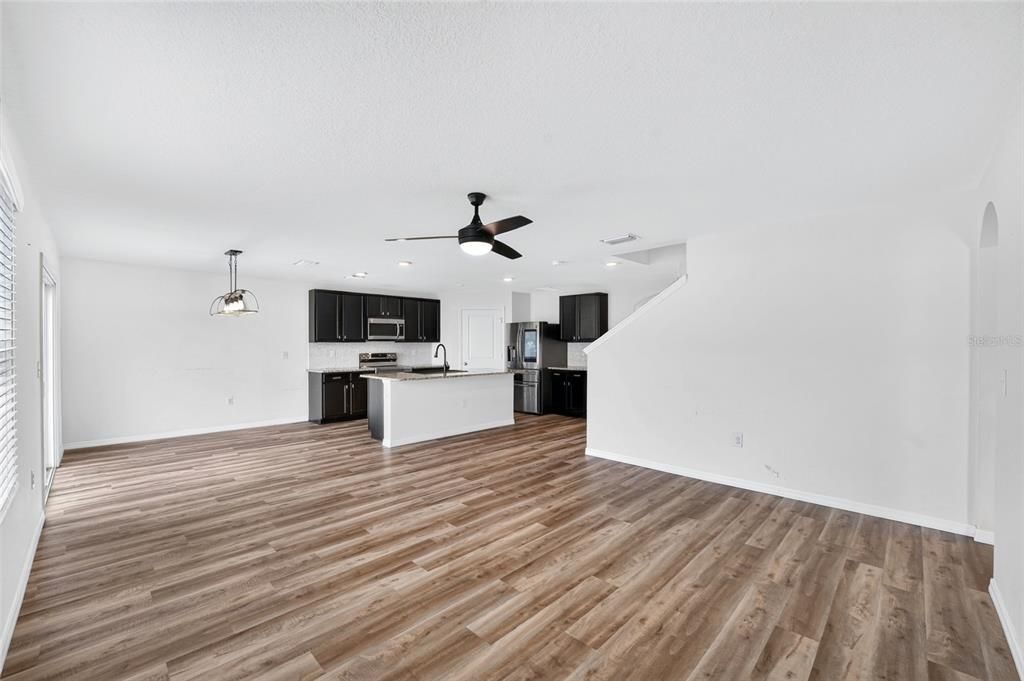 En Venta: $350,000 (5 camas, 3 baños, 2634 Pies cuadrados)