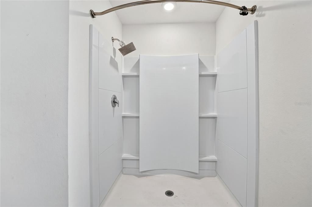 En Venta: $350,000 (5 camas, 3 baños, 2634 Pies cuadrados)