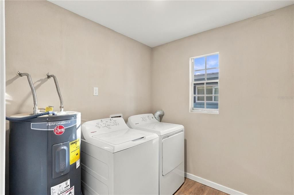 For Sale: $474,900 (4 beds, 2 baths, 1896 Square Feet)