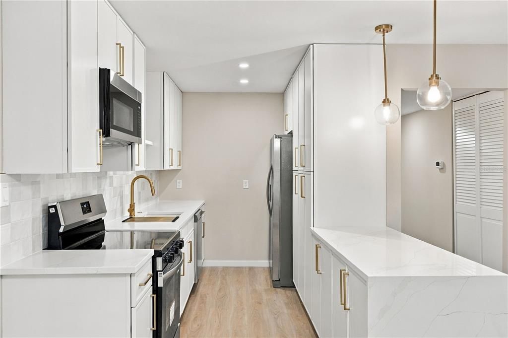 For Sale: $474,900 (4 beds, 2 baths, 1896 Square Feet)