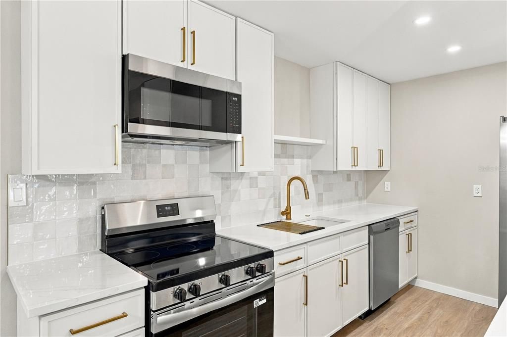 For Sale: $474,900 (4 beds, 2 baths, 1896 Square Feet)