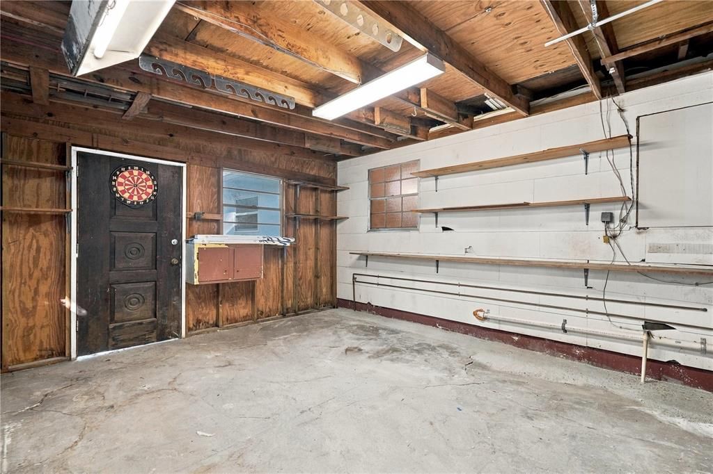For Sale: $474,900 (4 beds, 2 baths, 1896 Square Feet)