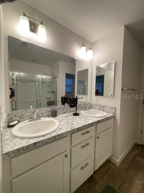 В аренду: $1,990 (2 спален, 2 ванн, 1203 Квадратных фут)
