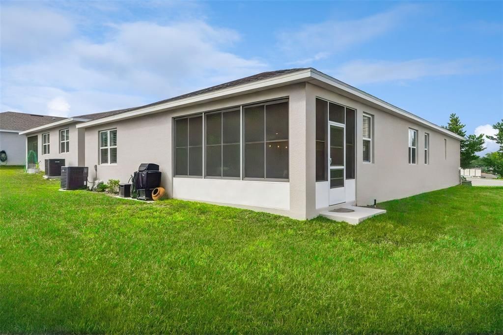 Activo con contrato: $375,000 (4 camas, 3 baños, 2077 Pies cuadrados)