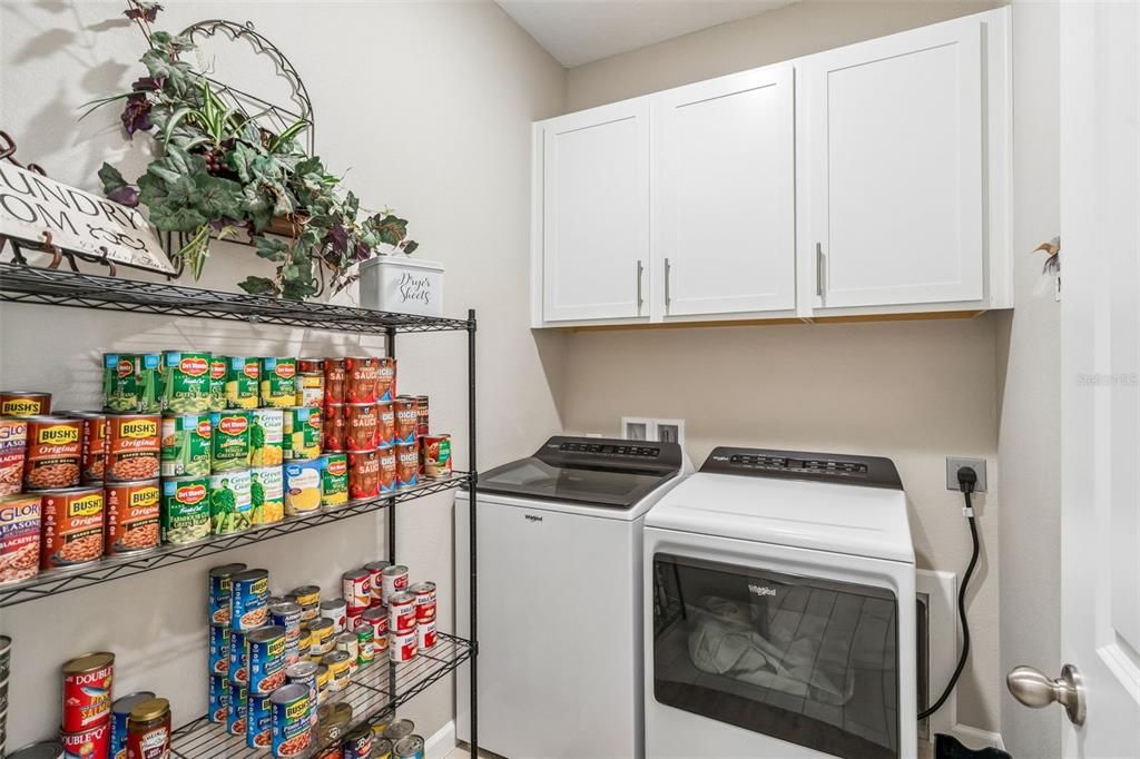 Activo con contrato: $375,000 (4 camas, 3 baños, 2077 Pies cuadrados)
