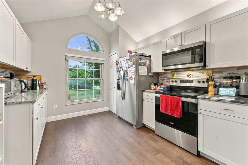 En Venta: $388,000 (4 camas, 2 baños, 1672 Pies cuadrados)