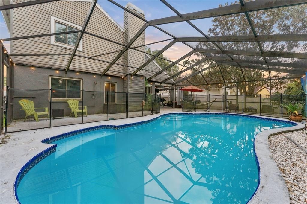 En Venta: $388,000 (4 camas, 2 baños, 1672 Pies cuadrados)