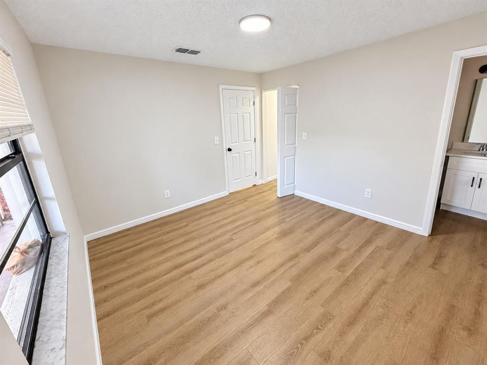 В аренду: $2,250 (4 спален, 2 ванн, 1324 Квадратных фут)