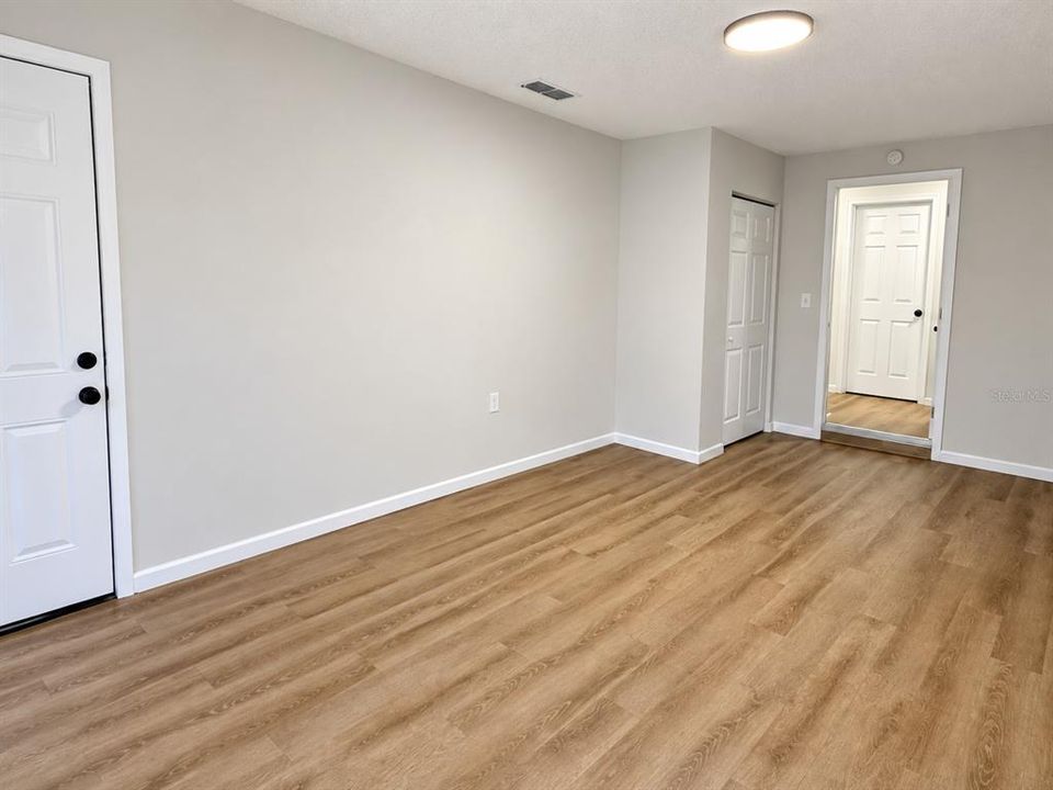 В аренду: $2,250 (4 спален, 2 ванн, 1324 Квадратных фут)