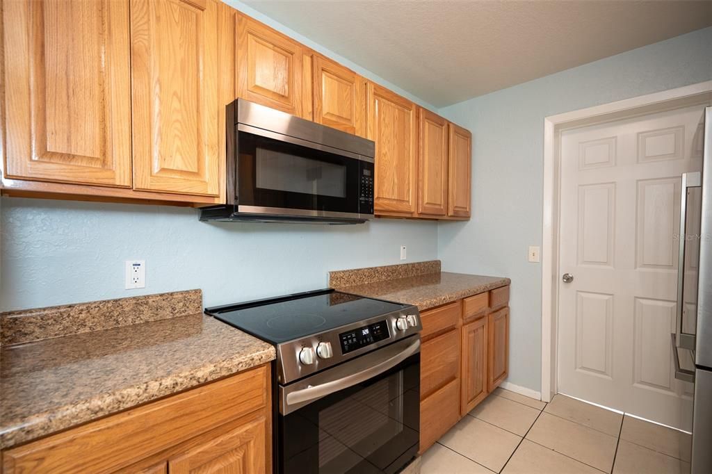 В аренду: $1,995 (4 спален, 2 ванн, 1404 Квадратных фут)