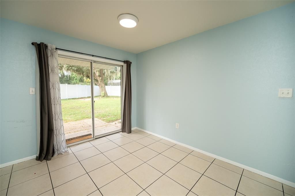 В аренду: $1,995 (4 спален, 2 ванн, 1404 Квадратных фут)