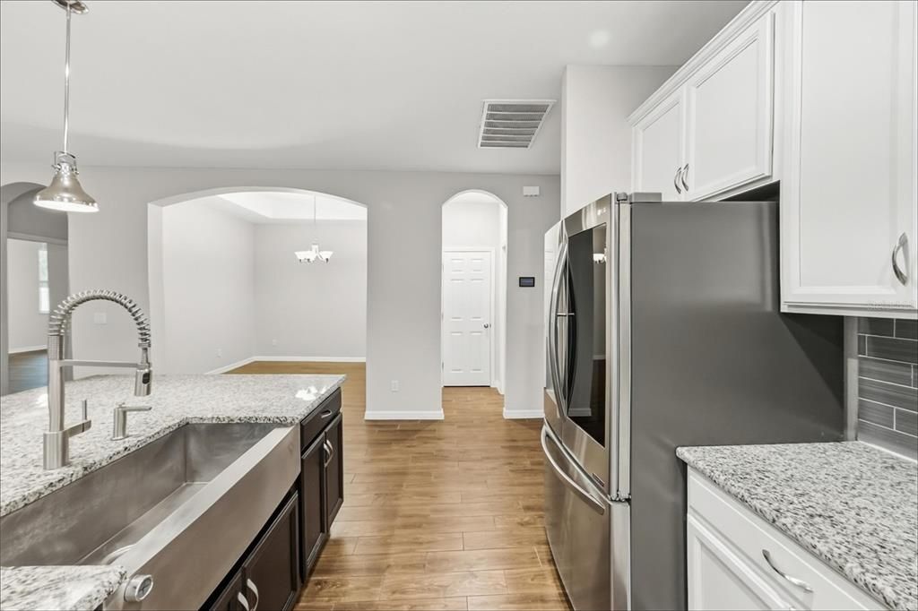 En Venta: $499,900 (3 camas, 3 baños, 2000 Pies cuadrados)