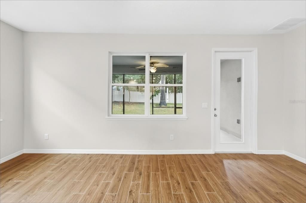 En Venta: $499,900 (3 camas, 3 baños, 2000 Pies cuadrados)