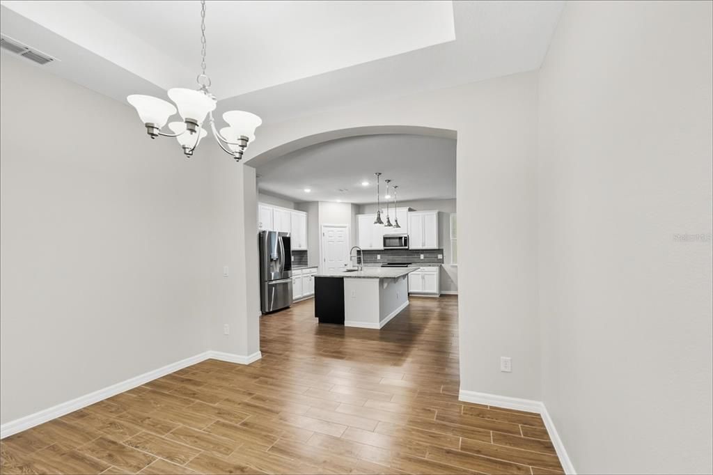 En Venta: $499,900 (3 camas, 3 baños, 2000 Pies cuadrados)