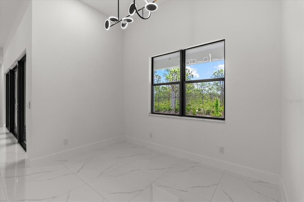En Venta: $1,150,000 (4 camas, 3 baños, 2813 Pies cuadrados)