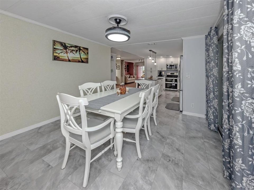 На продажу: $179,900 (2 спален, 2 ванн, 1344 Квадратных фут)