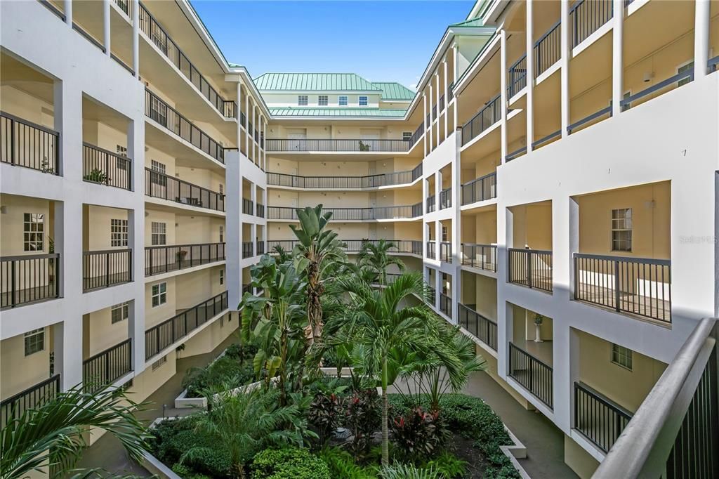 На продажу: $495,000 (2 спален, 2 ванн, 1121 Квадратных фут)