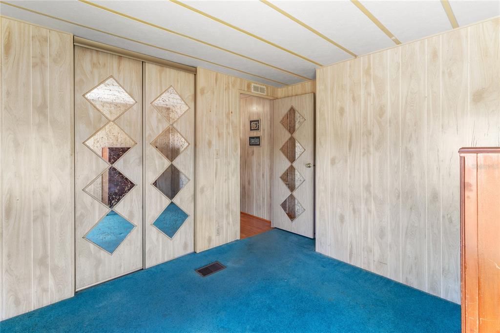 На продажу: $98,900 (2 спален, 2 ванн, 864 Квадратных фут)