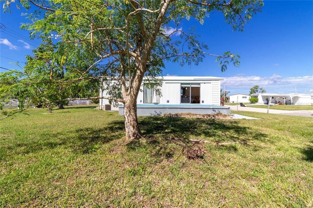 На продажу: $98,900 (2 спален, 2 ванн, 864 Квадратных фут)