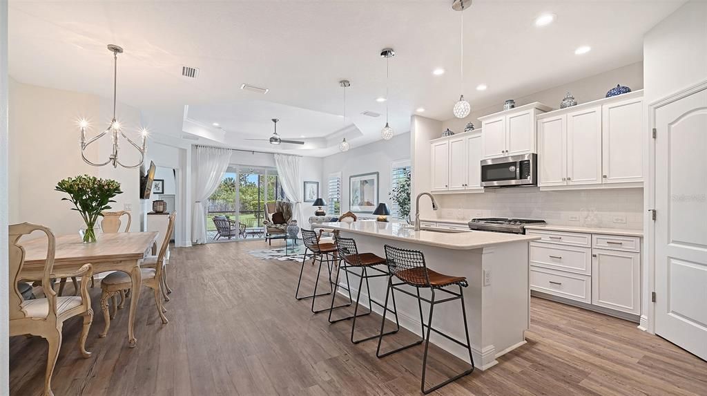 For Sale: $465,000 (2 beds, 2 baths, 1617 Square Feet)