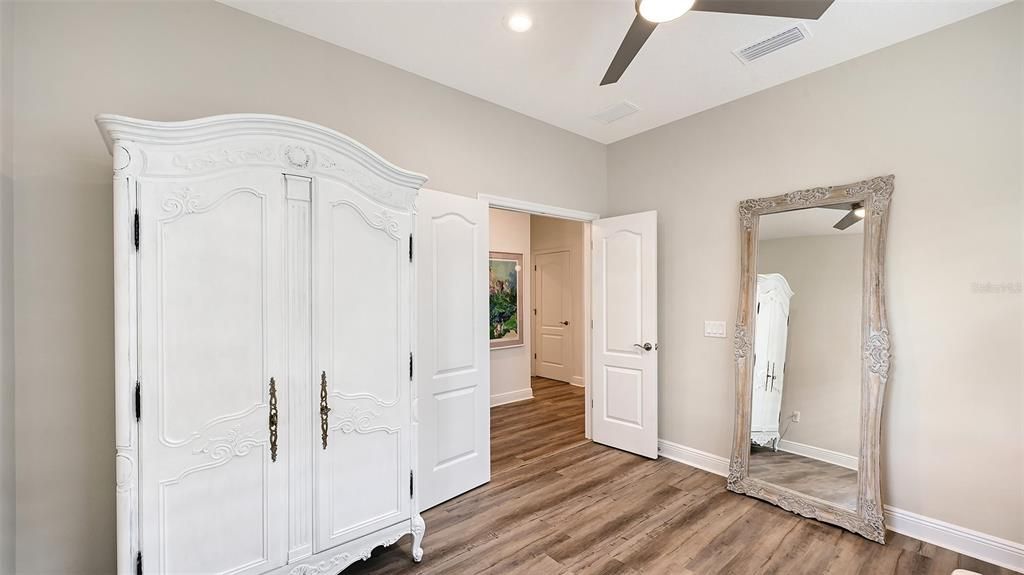 For Sale: $465,000 (2 beds, 2 baths, 1617 Square Feet)