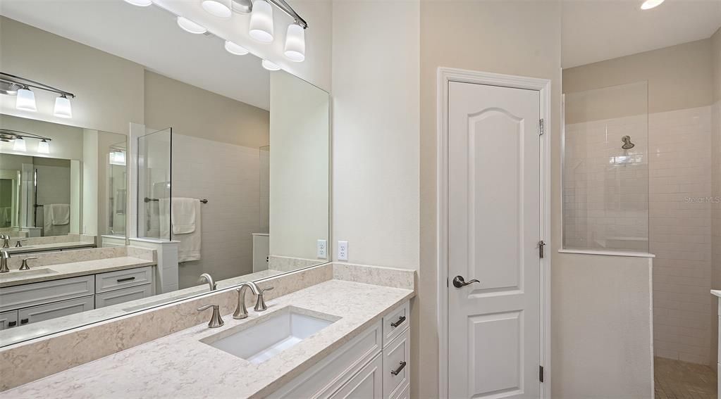 For Sale: $465,000 (2 beds, 2 baths, 1617 Square Feet)