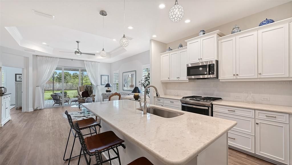 For Sale: $465,000 (2 beds, 2 baths, 1617 Square Feet)