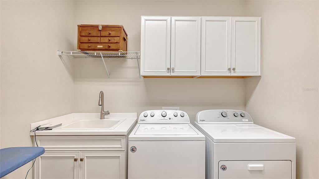 For Sale: $465,000 (2 beds, 2 baths, 1617 Square Feet)