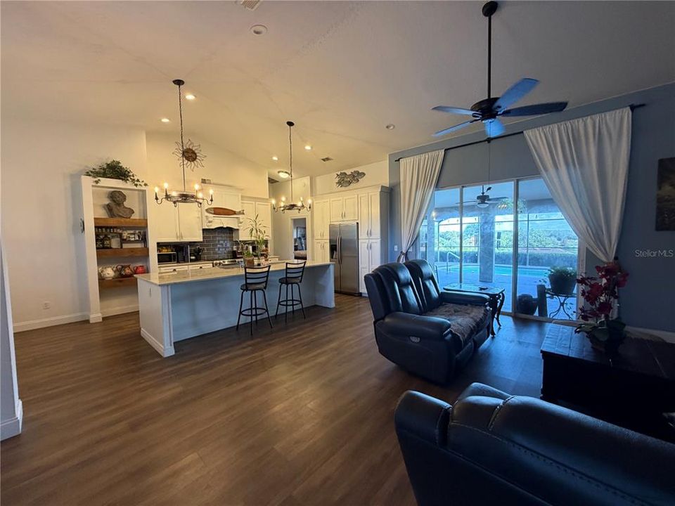 En Venta: $474,900 (3 camas, 2 baños, 1818 Pies cuadrados)