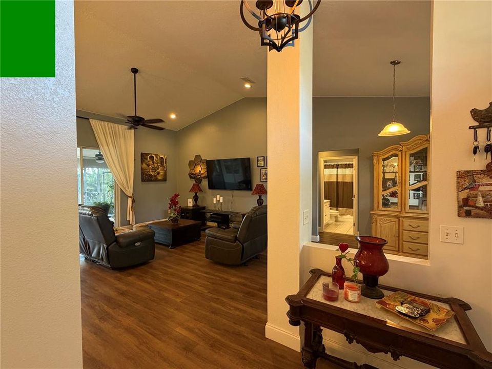 En Venta: $474,900 (3 camas, 2 baños, 1818 Pies cuadrados)