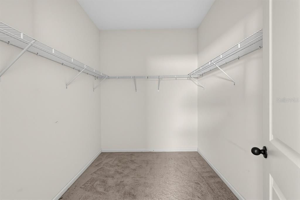 En Venta: $300,000 (4 camas, 2 baños, 1959 Pies cuadrados)